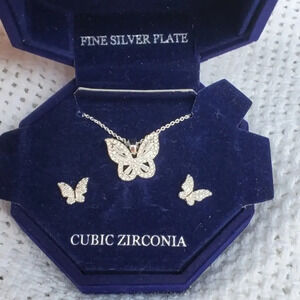 Butterfly Earrings and Necklace Set NWT‎